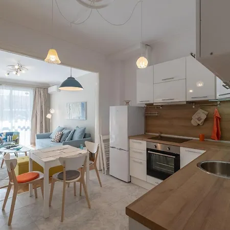 Two Bedroom Near To Doctors Garden *