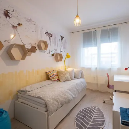 Two Bedroom Near To Doctors Garden Sofia