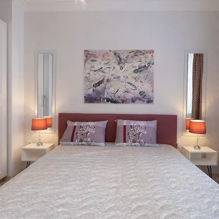 Two Bedroom Near To Doctors Garden Apartmán *