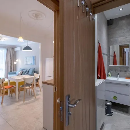 Two Bedroom Near To Doctors Garden * Sofie