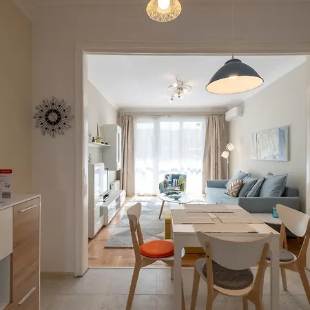 Two Bedroom Near To Doctors Garden Apartmán
