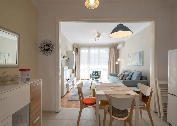 Two Bedroom Near To Doctors Garden Appartement